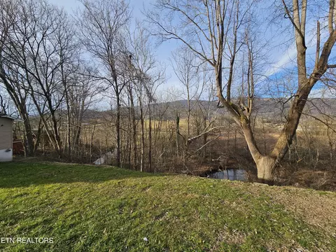 Exterior - 125 Dexter Dr, Ewing, VA 24248 photo 2 of 8