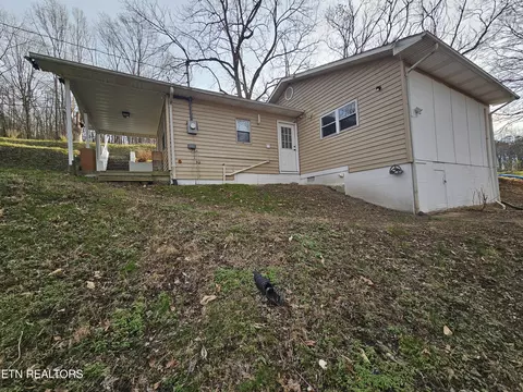 Exterior - 125 Dexter Dr, Ewing, VA 24248 photo 4 of 8