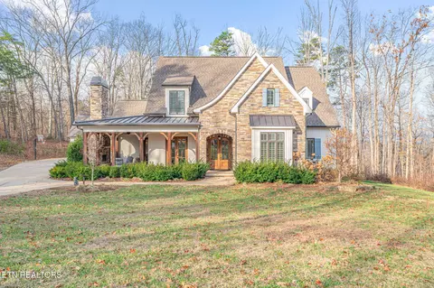 8687 Emerson Way, Powell, TN 37849
