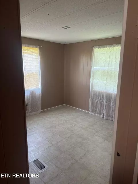 5908 Bernie Cir, Talbott, TN 37877 photo 5