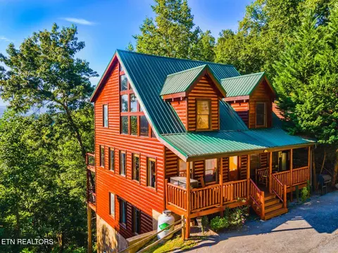 2251 Upper Middle Creek Rd #6, Sevierville, TN 37876