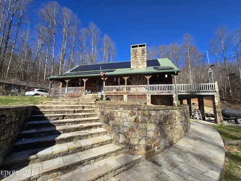 533 Phoenix Dr, Jonesville, VA 24263