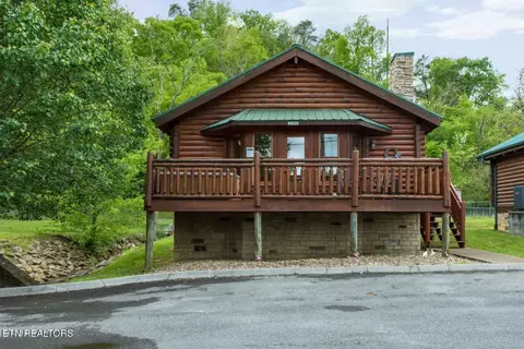 2304 River Port Way, Pigeon Forge, TN 37863