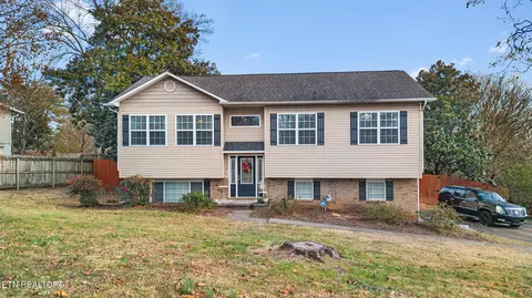 12116 W Kings Gate Rd, Knoxville, TN 37934
