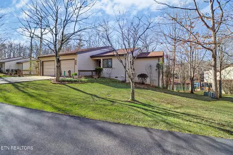 320 Lake Catherine Cir, Crossville, TN 38558