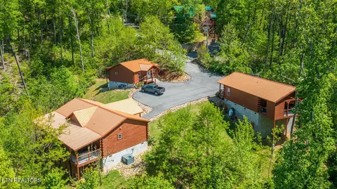 921 Statham Way, Gatlinburg, TN 37738