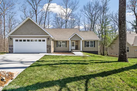 105 Peebles Rd, Crossville, TN 38558
