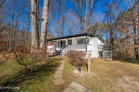 6620 Collins Ln, Knoxville, TN 37918