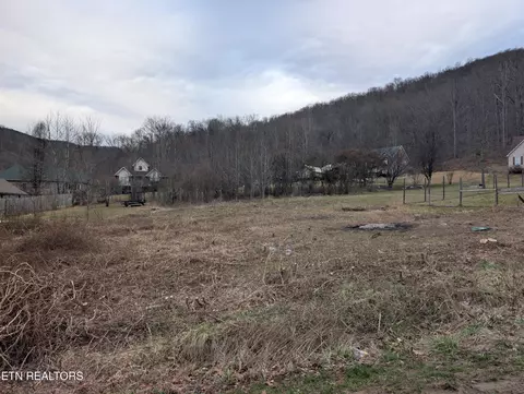 Windermere, Middlesboro, KY 40965 photo 2