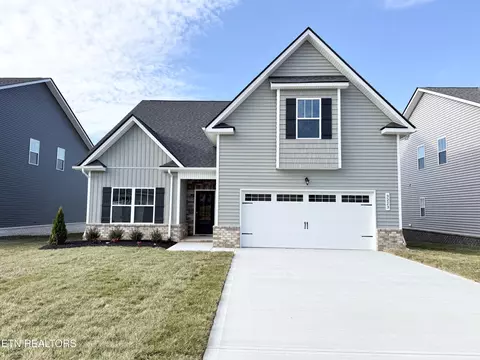 3223 Song Sparrow Dr, Maryville, TN 37803