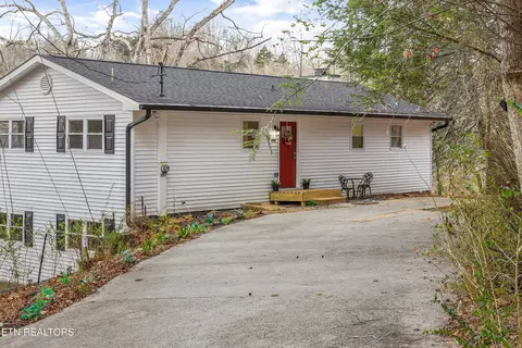 790 Sulphur Springs Rd, Clinton, TN 37716