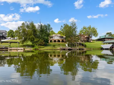 134 Toqua Ln, Vonore, TN 37885