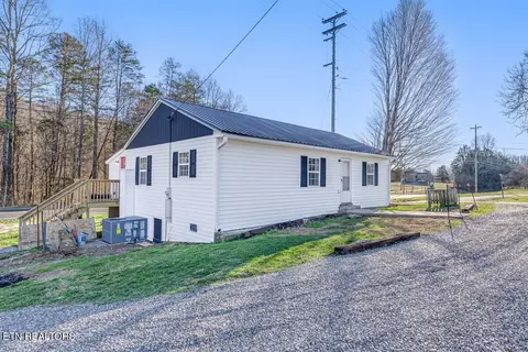 102 Rostron Ln, Clinton, TN 37716