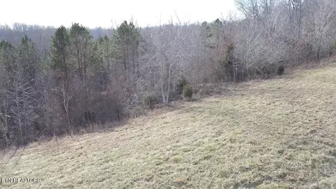 516 Cedar Gate Ln, La Follette, TN 37766