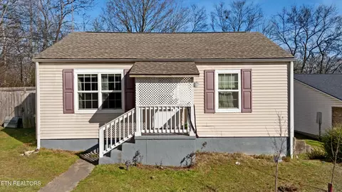 830 Foch St, Maryville, TN 37801