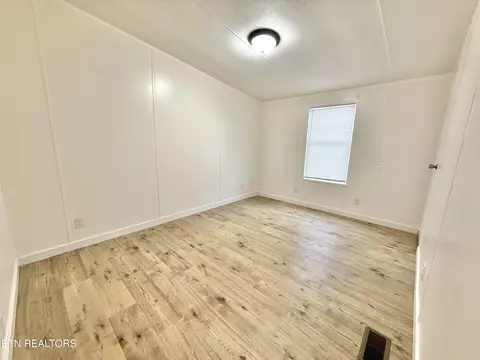 Bedroom - 328 2nd St, Corryton, TN 37721 photo 3 of 6