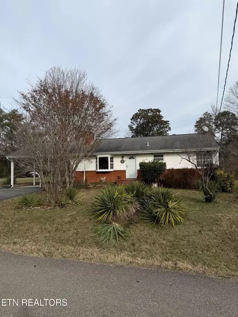 3016 Shelbourne Rd, Knoxville, TN 37917