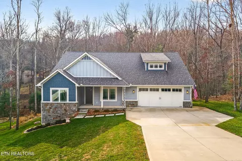 110 Motthaven Dr, Crossville, TN 38558