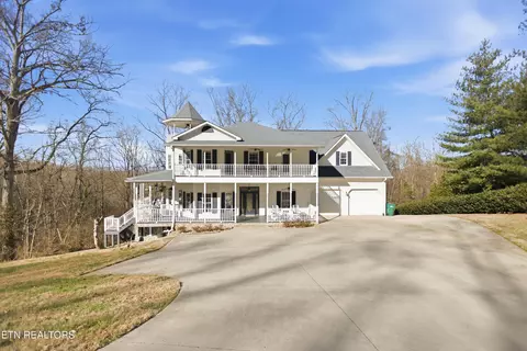 6715 Arapahoe Ln, Knoxville, TN 37918