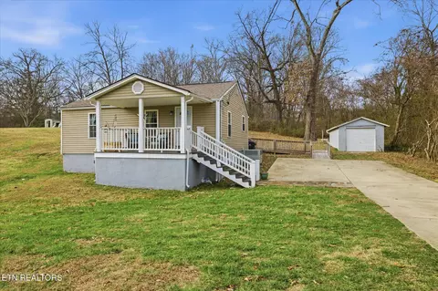 521 Hickory Dr, Knoxville, TN 37912
