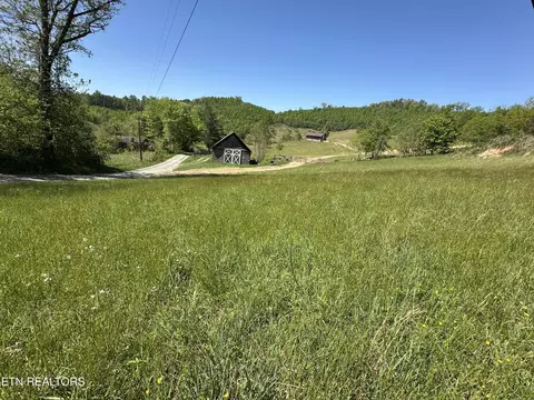 933 Frog Level Rd, Harrogate, TN 37752 photo 2