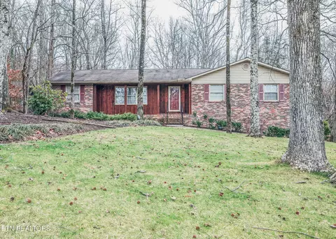 132 Connors Dr, Oak Ridge, TN 37830