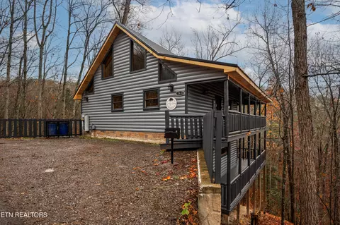 2633 Whipoorwill Hill Way, Sevierville, TN 37862