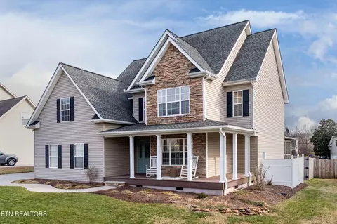 1100 Paxton Dr, Knoxville, TN 37918