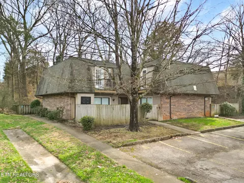 9116 Woodpark Ln, Knoxville, TN 37923