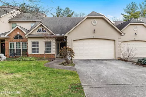 626 Chapel Point Ln, Knoxville, TN 37934
