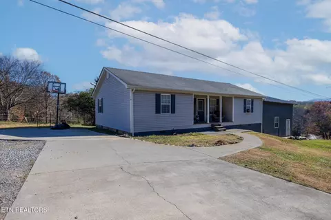 196 Akins Rd, Tellico Plains, TN 37385