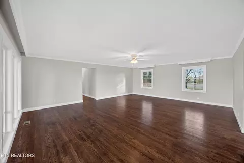 2136 W Broad St, Cookeville, TN 38501