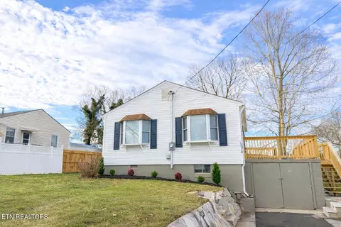 1119 Cherry St, Alcoa, TN 37701