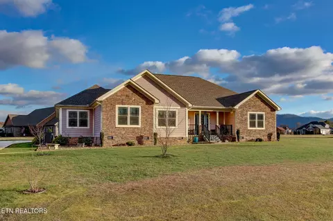 850 Majestic Mountains Blvd, Walland, TN 37886