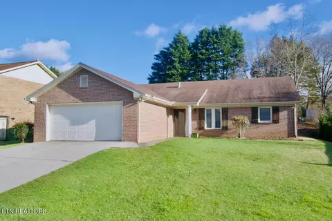 1418 Carowinds Cir, Maryville, TN 37803