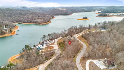 222 Suncrest Cv, La Follette, TN 37766