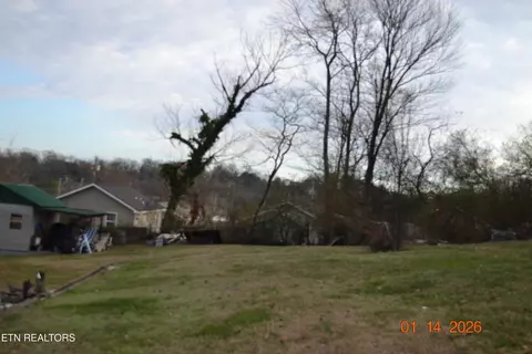 4112 NW Apex Dr, Knoxville, TN 37919
