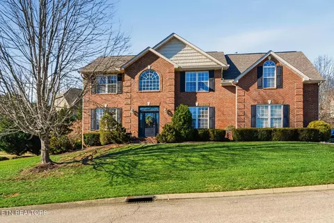 8305 Harbor Cove Dr, Knoxville, TN 37938