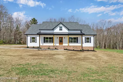 403 Peach Ln, Jamestown, TN 38556