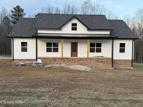 403 Peach Ln, Jamestown, TN 38556
