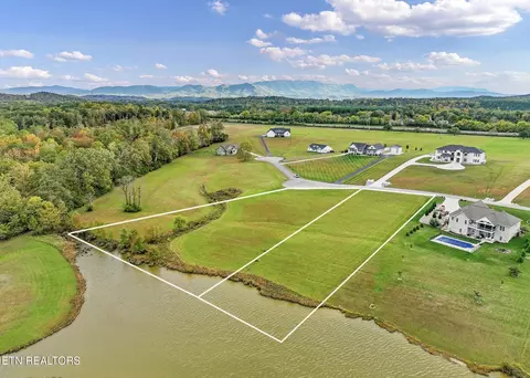 130 131 Fair Meadow Dr, Dandridge, TN 37725