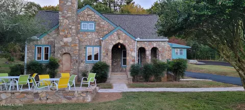 318 E Meeting St, Dandridge, TN 37725
