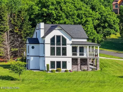 5017 Serenity Dr, Mooresburg, TN 37811