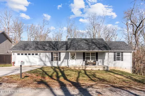 3003 Opalochee Dr, Crossville, TN 38572