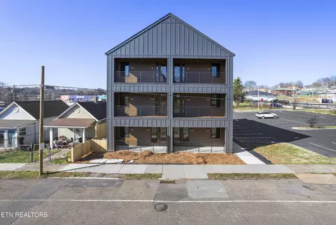 131 W Anderson Ave #102, Knoxville, TN 37917