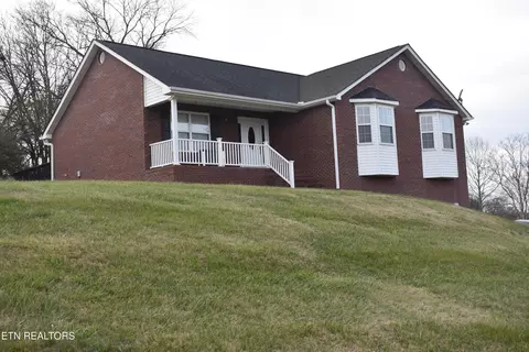 2147 Aaron Ct, Sevierville, TN 37876