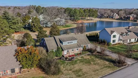 441 E Fox Den Dr, Farragut, TN 37934