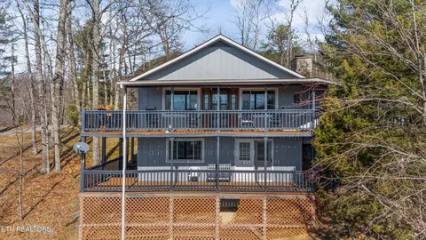 1009 Old Laurel Ln, Sevierville, TN 37876