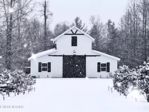 387 Red Williams Rd, Crossville, TN 38555