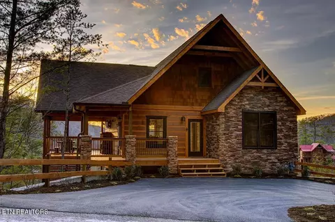1205 Parkview Vista Way, Pigeon Forge, TN 37862